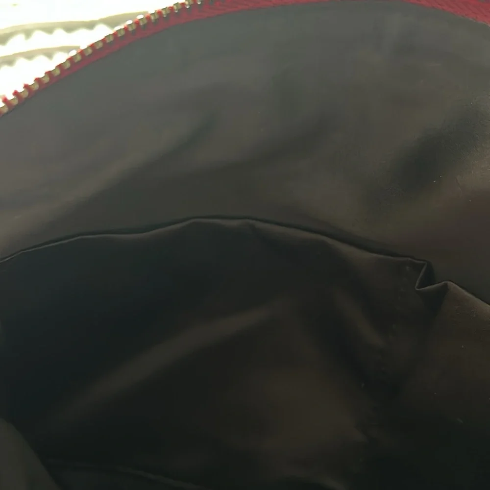Chic Red Crossbody Bag - Picture 7 of 7
